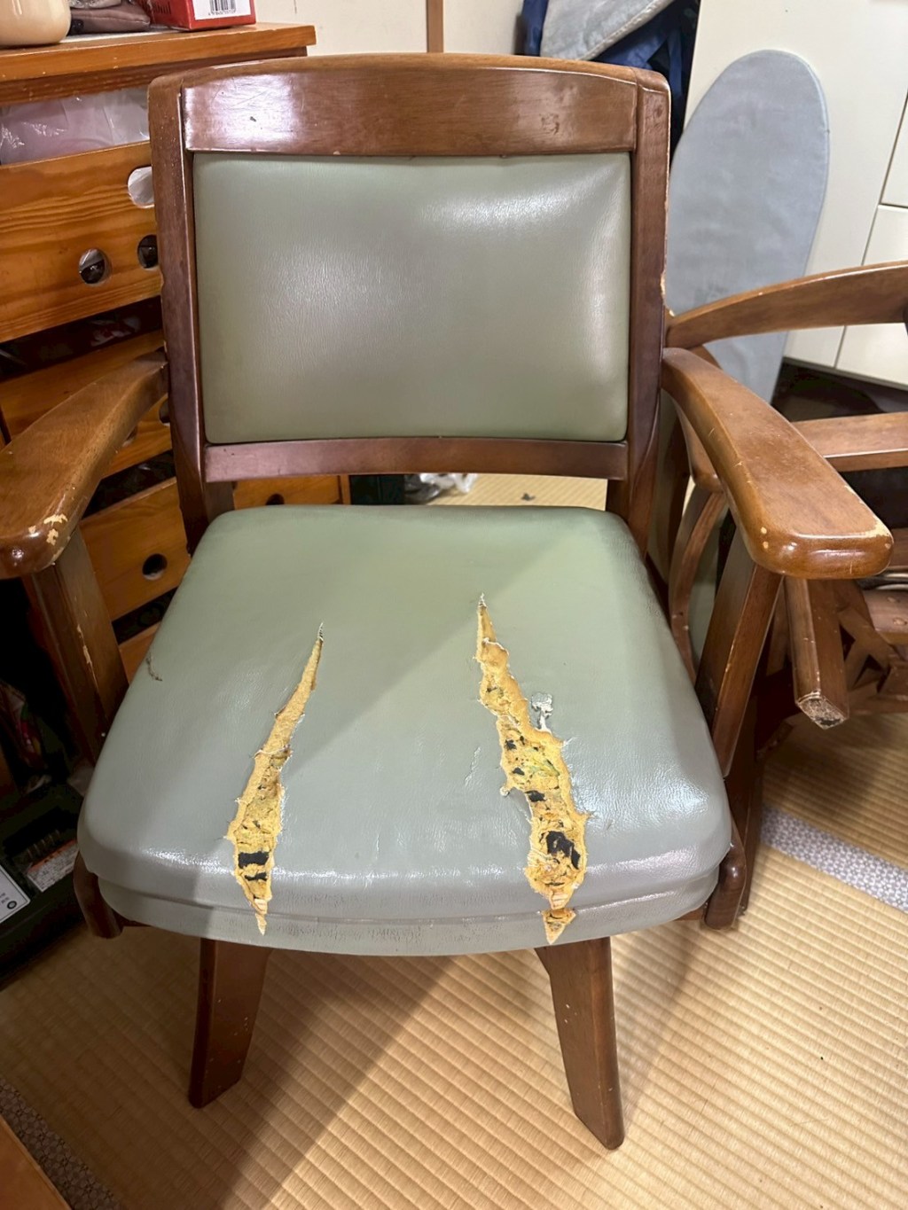 ダイニングチェア座面張替え　千葉県浦安市